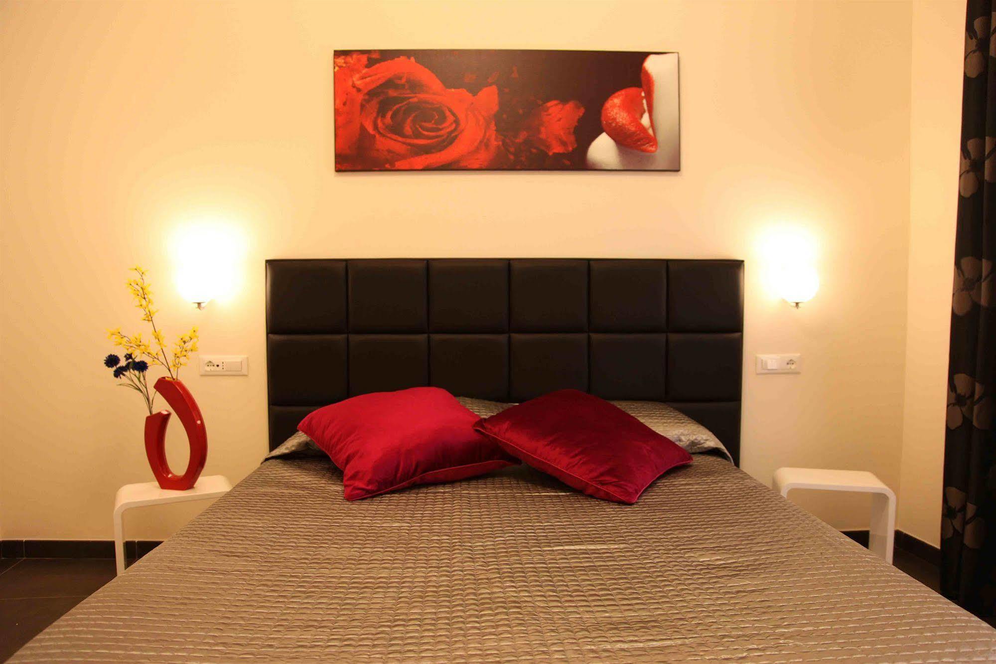 Deko Rome Bed & Breakfast Bagian luar foto