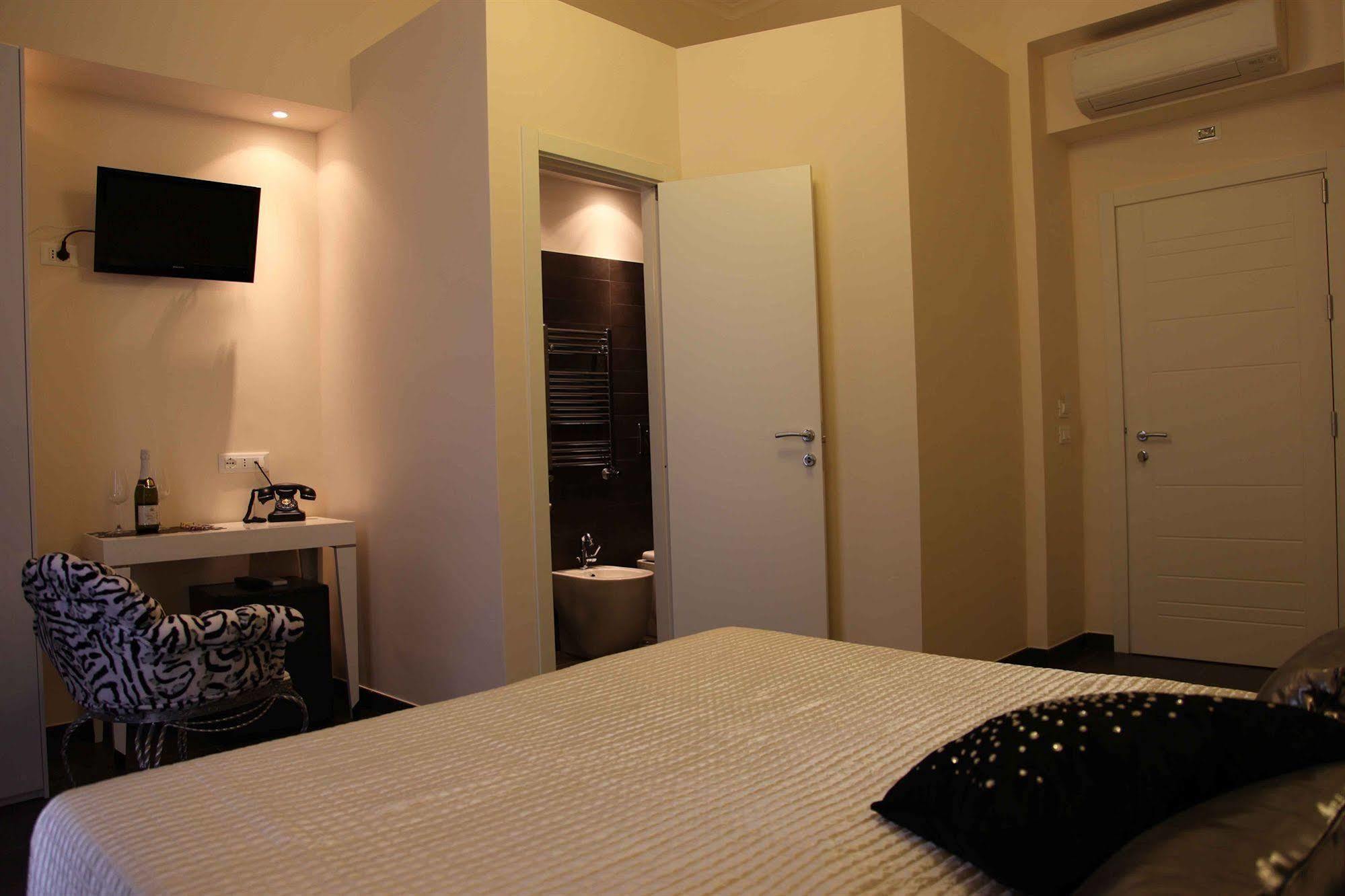 Deko Rome Bed & Breakfast Bagian luar foto